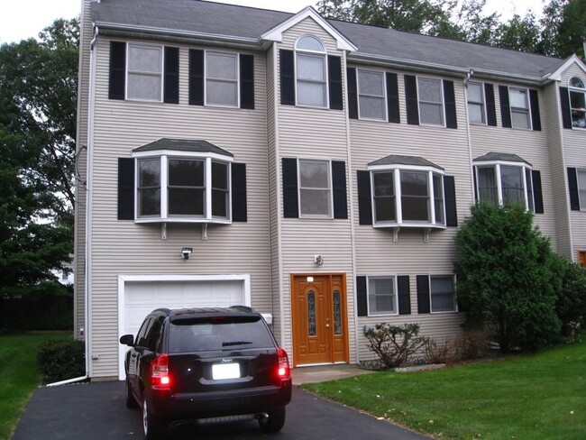 Photo - 17 Hamlet St Townhome