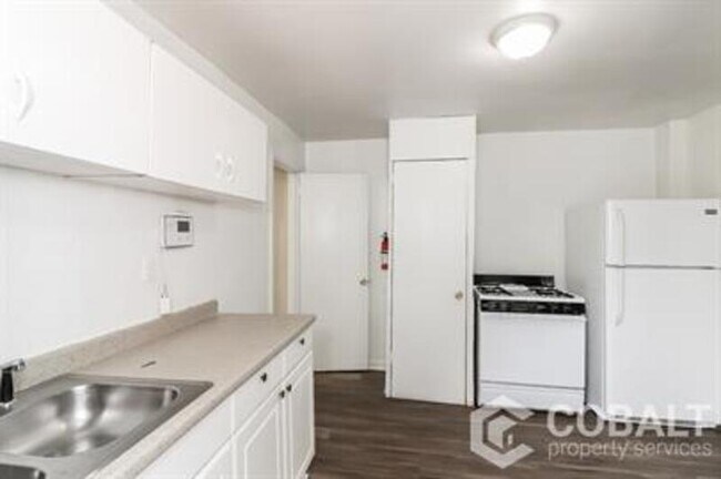 Photo - 1982 Rockledge Rd NE