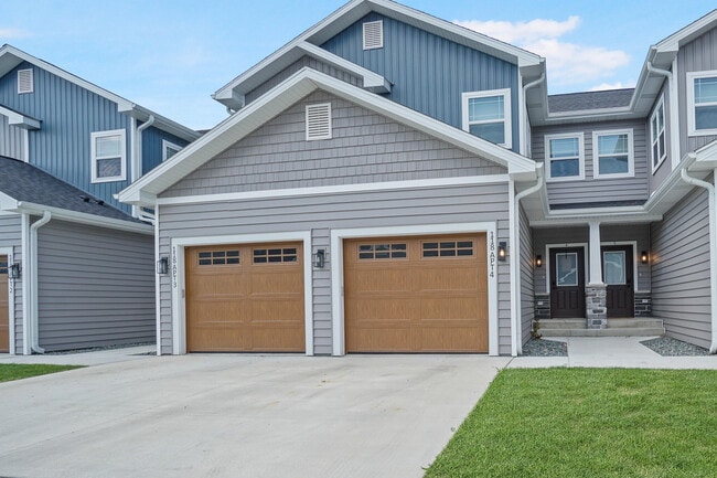 Building Photo - 118 Eiche Dr Rental