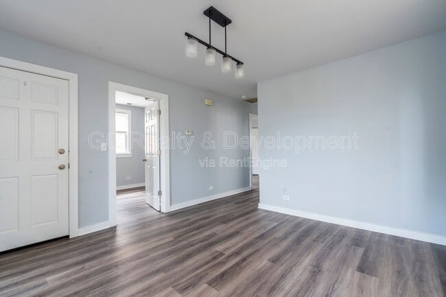 Photo - 2928 N Ridgeway Ave Unit 3