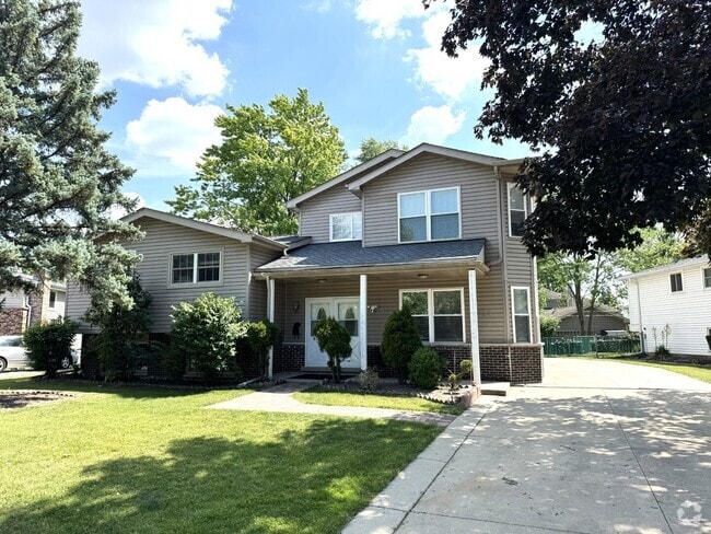 Building Photo - 723 W Gettysburg Dr Rental