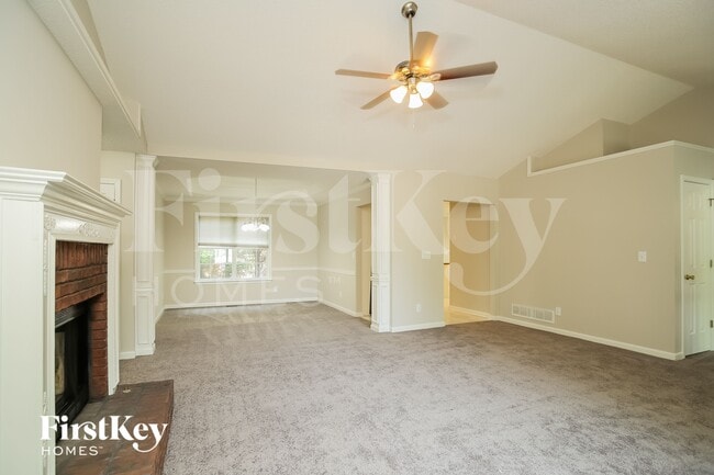 Photo - 703 Hearthstone Crossing