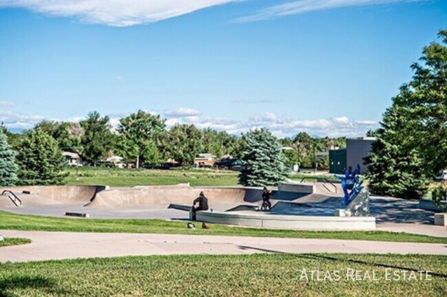 Photo - 1665 Fenton St