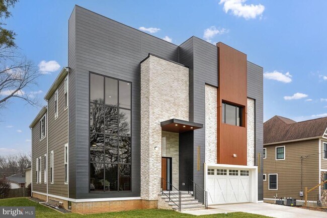 Photo - 4917 Erie St