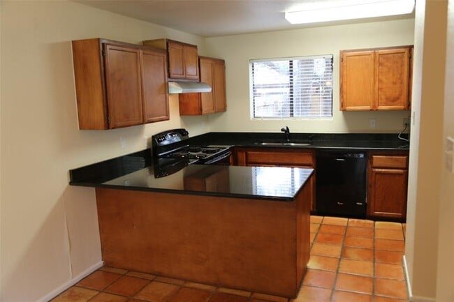 Photo - 4 Deerfield Dr