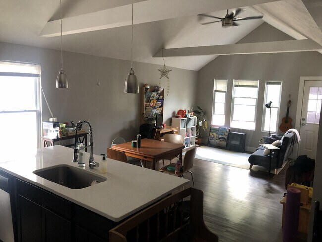 2232 W 11th St Unit Up