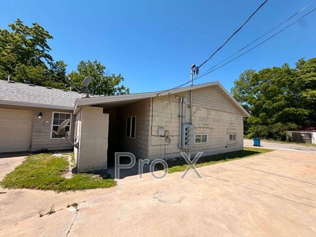 Photo - 901 S Sergeant Ave Unidad Apt. A