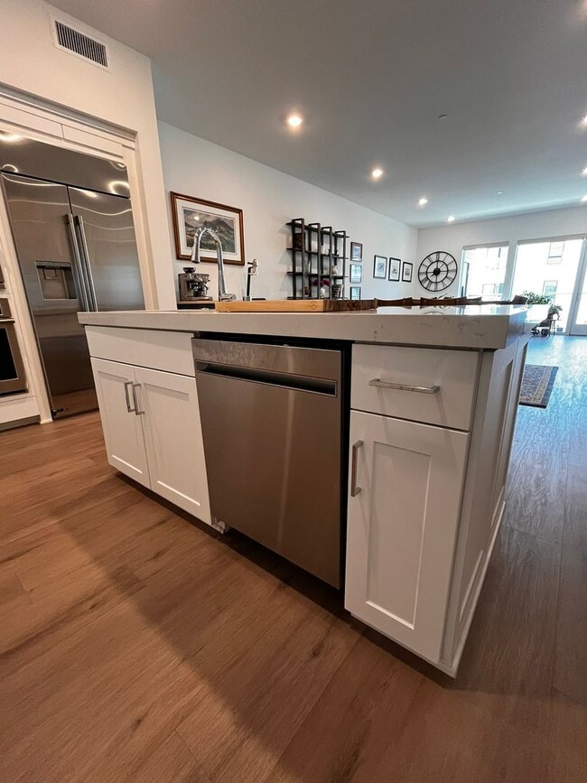 Photo - Luxury Condo in Lexington at Central Park West - Available Beginning of September!!