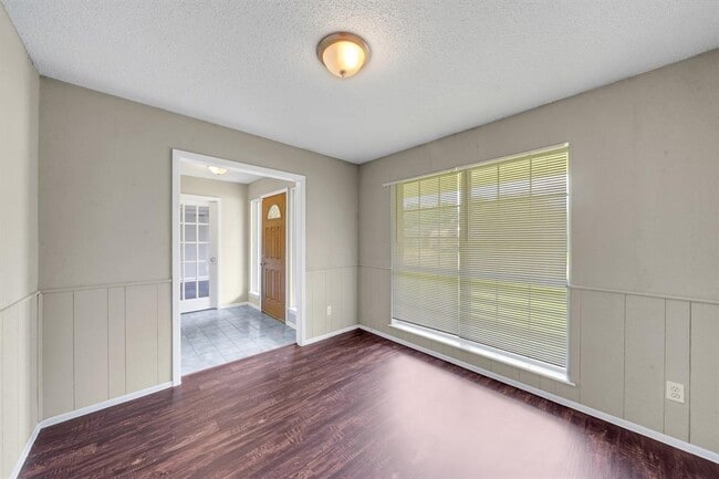 Photo - 9214 Bryce Ave