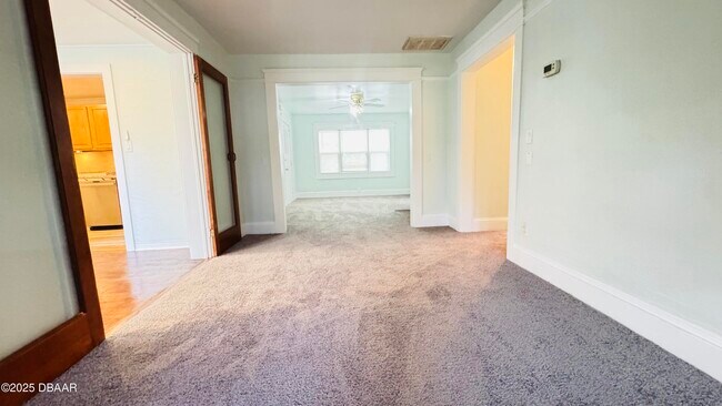 Photo - 215 Glenview Blvd