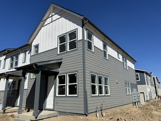 Photo - 2747 Bear Spgs Cir Townhome