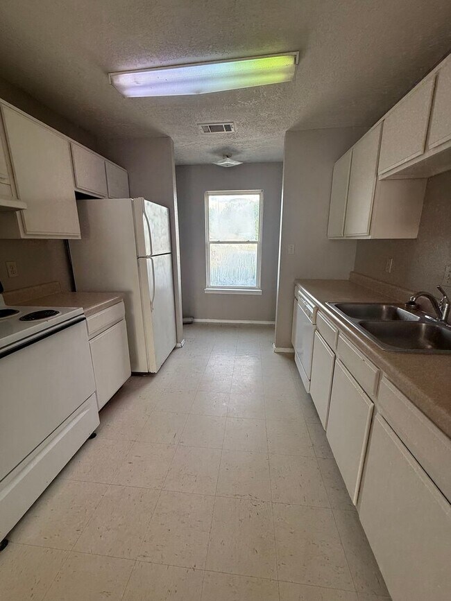 Photo - uTown - Your Perfect Rental Community! Unit 48