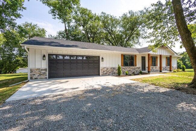 25 Poplar Hill Dr