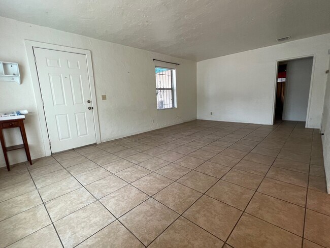 Photo - 2809 N Cherry Ave