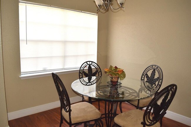 Photo - 14814 Perthshire Rd Unit 143