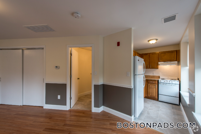 Building Photo - 1126 Boylston St Unit 505 Rental