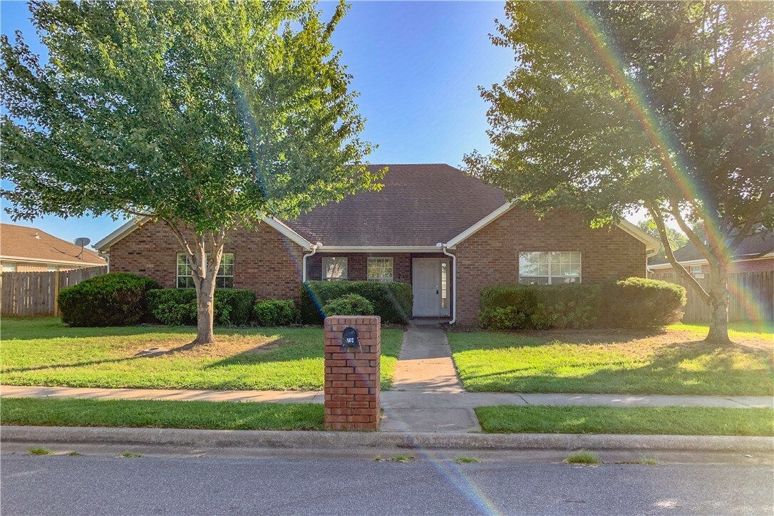 Photo - 714 N Meadowlands Dr