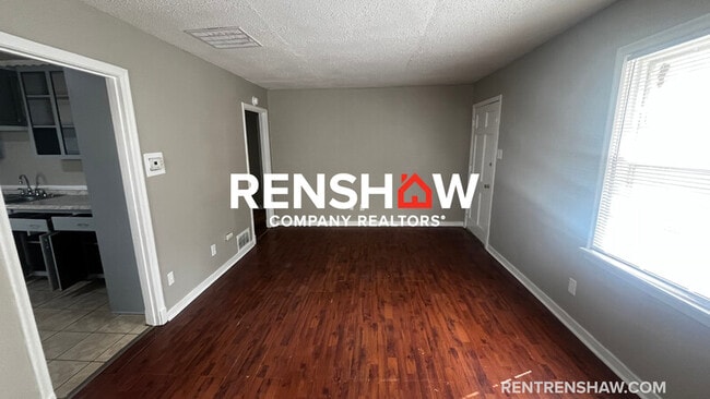 Photo - 1606 Ozan St