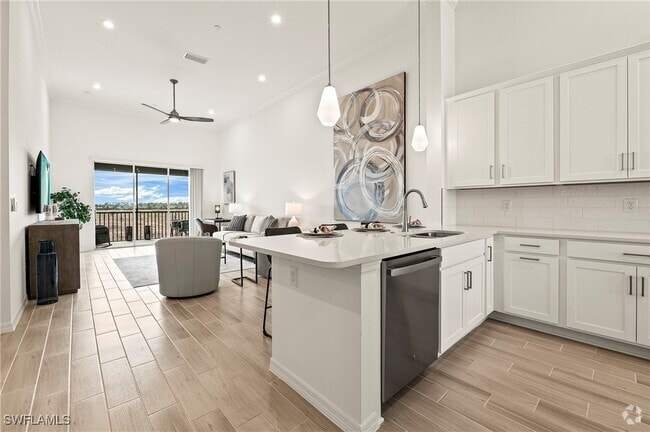 Building Photo - 11801 Venetian Lagoon Dr Unit 203 Rental