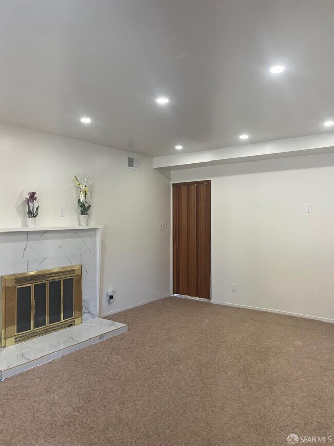 Photo - 5880 Olinda Rd