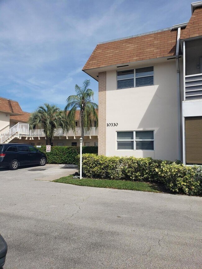Building Photo - 10330 N Military Trl Unit 6B Rental
