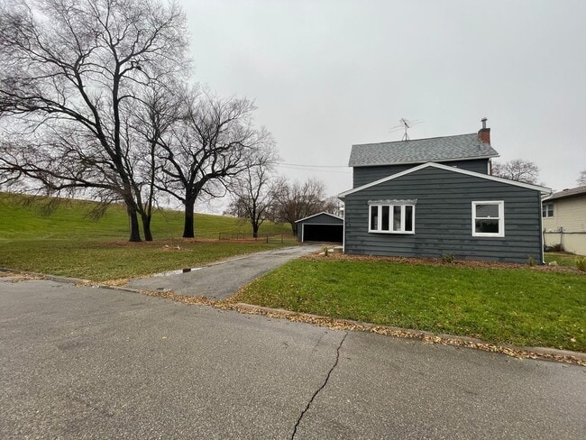 Photo - 2 bed, 2 bath home for rent in Waterloo, available IMMEDIATELY