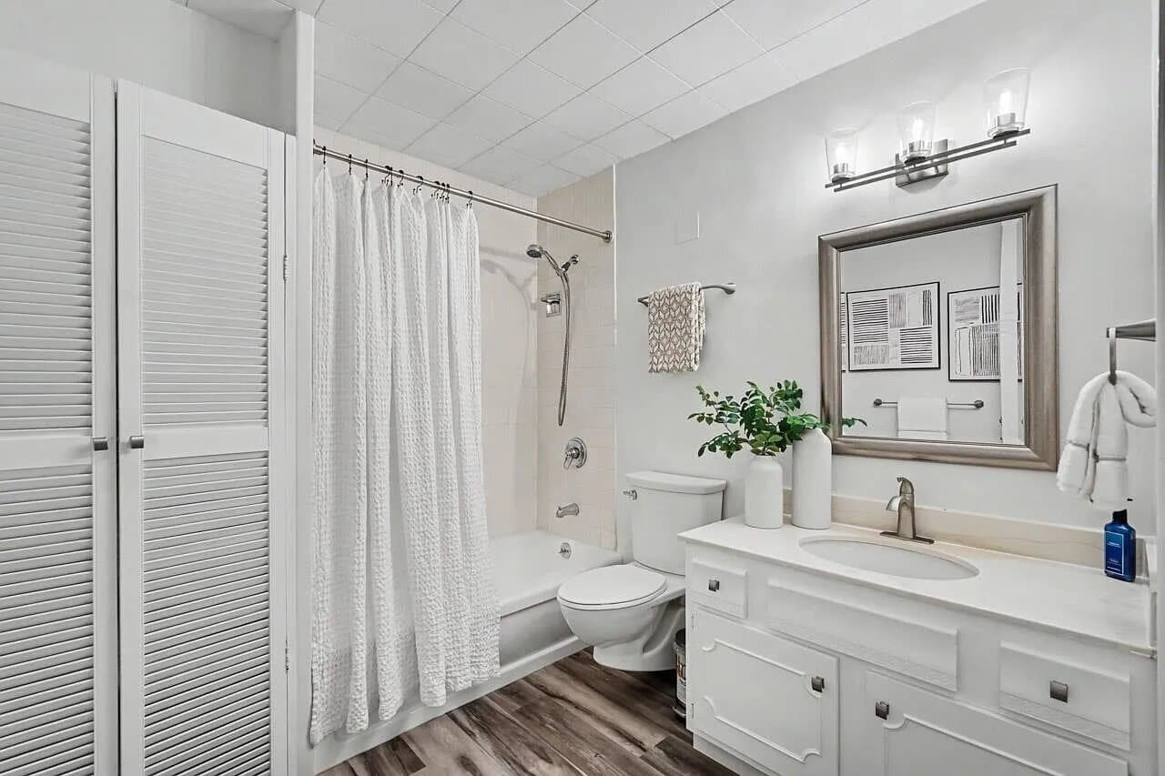 Photo - "Chic & Cozy 1-Bed Oasis in Palo Alto: Furnished Gem with Pool & More!"