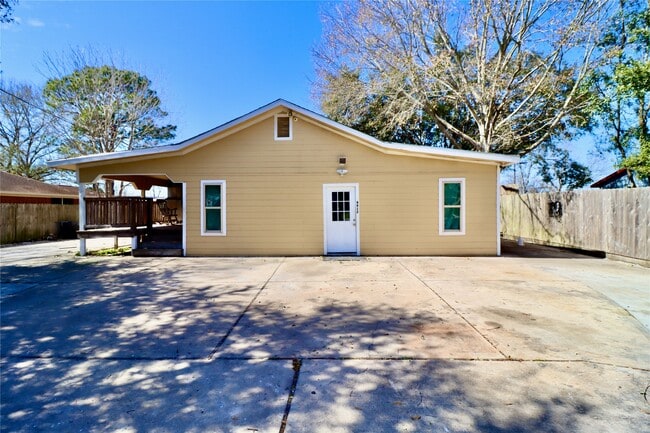 Building Photo - 6612 Greg St Rental