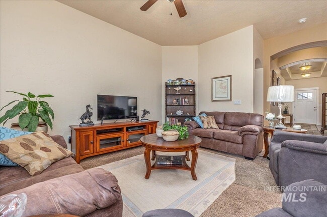 "Charming 3-Bedroom Home with 2 Full Baths in Boise's Sought-After West Dover Heights!"
