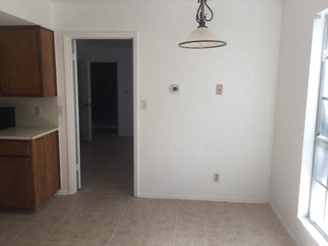 Photo - 1604 Waterloo Tr