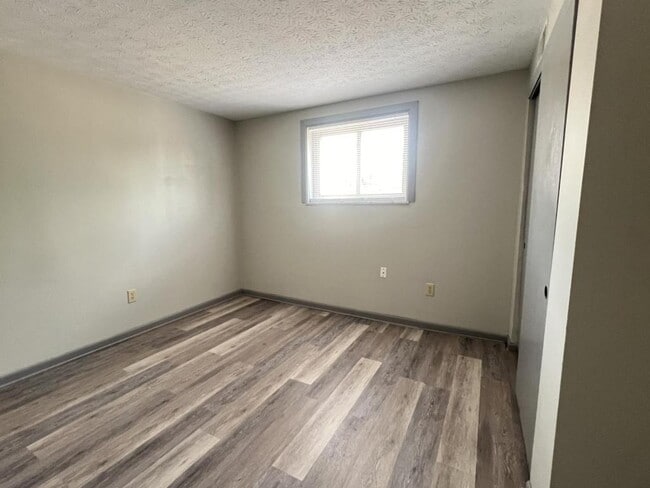 Photo - 355 E 20th Ave