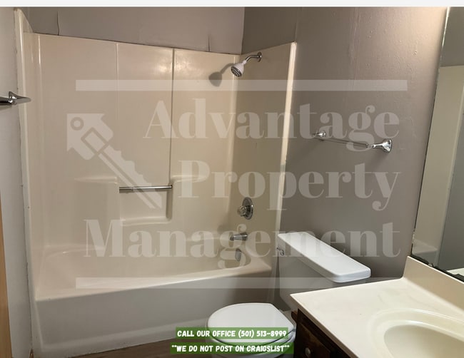 Photo - 2 Bedroom 1 Bathroom in Quadplex --ALL ELECTRIC