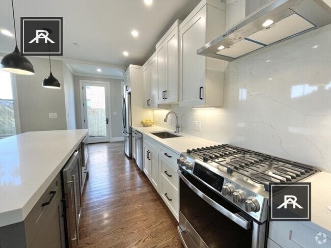 Building Photo - 3 bedroom in Brighton MA 02135 Unit 4 Rental