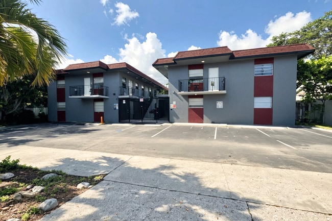 Updated 1bd Apartments - Walk to Young Cir... - Updated 1bd Apartments - Walk to Young Cir...