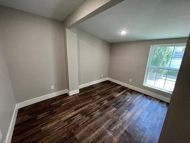 Photo - 415 E Jackson St