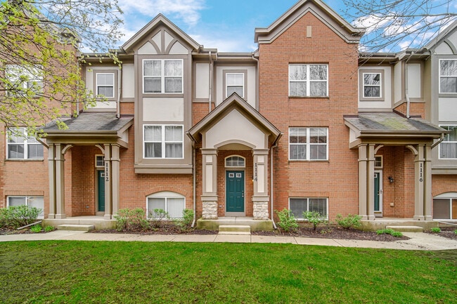 Building Photo - 1114 N Claremont Dr