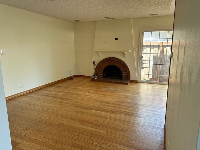 Photo - 3 Bedroom - North Napa (cross street Salvador)
