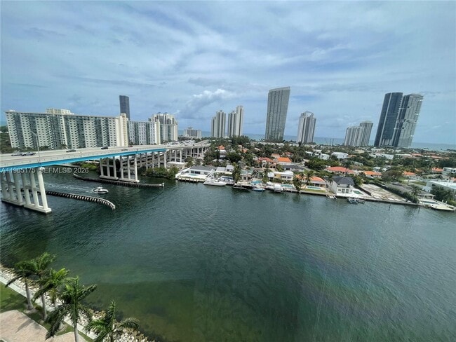 Photo - 19195 NE 36th Pl Unidad 1509