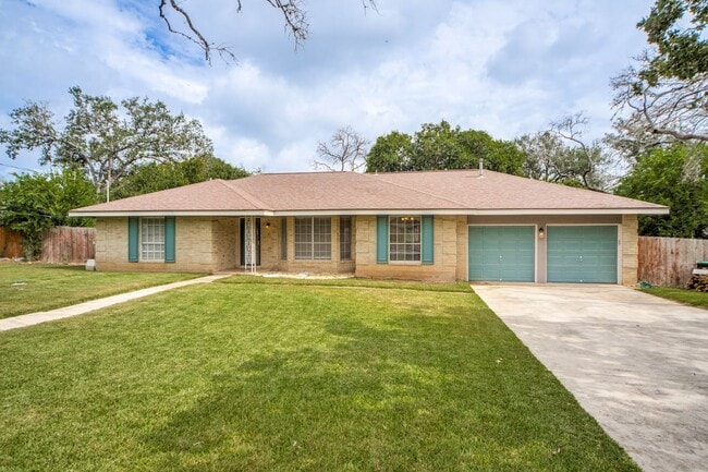 Building Photo - RENOVATED 3-BEDROOM HOME IN HOLLYWOOD PARK