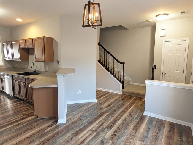 Photo - Townhome Close to I-485 and Shopping/Resta...