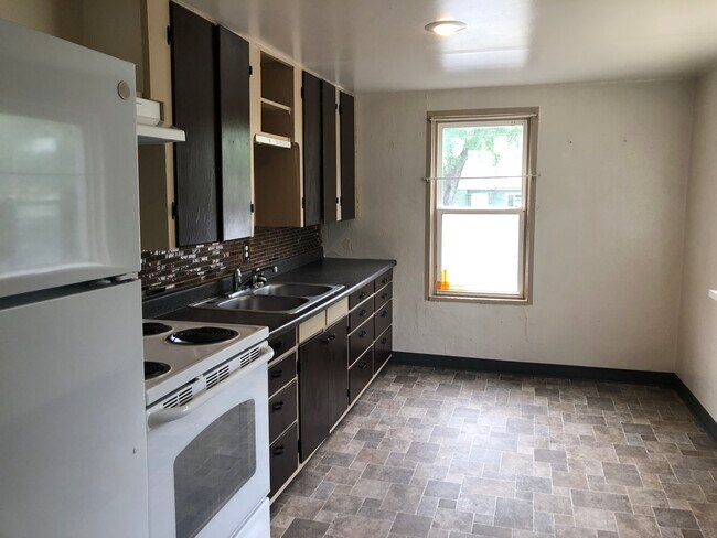 385 NW Irving St Unit Upper