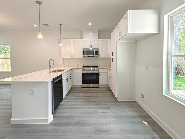 Photo - 8617 Hoffman St