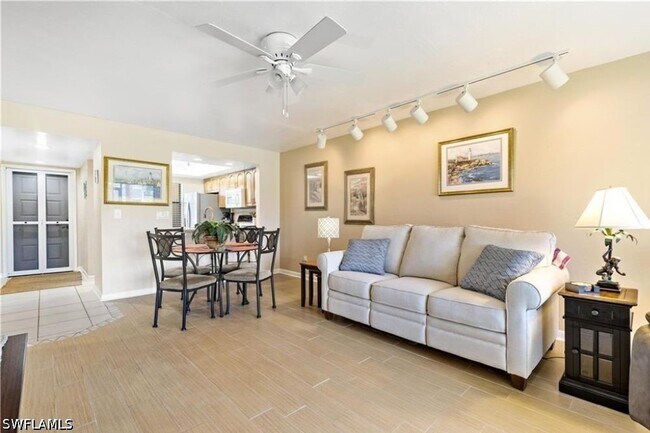 Building Photo - 8445 Charter Club Cir Unit 3