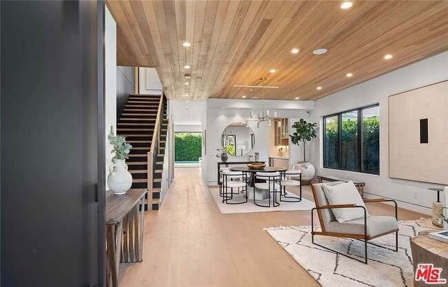 Photo - 4453 Gentry Ave