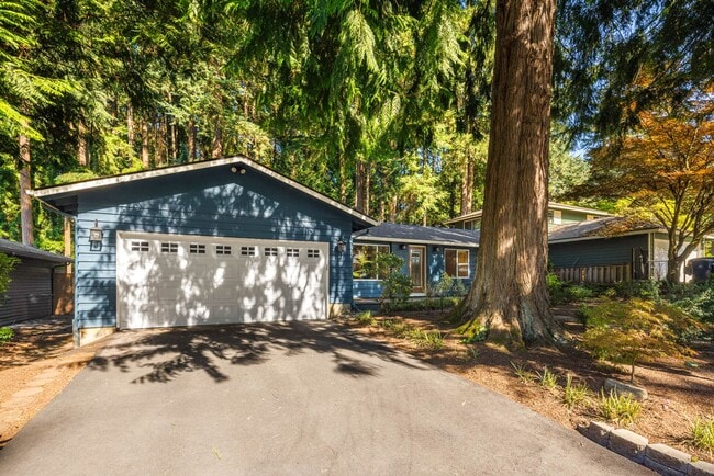 Photo - 3 Bdrm with Spacious Yard and Garage in Kirkland