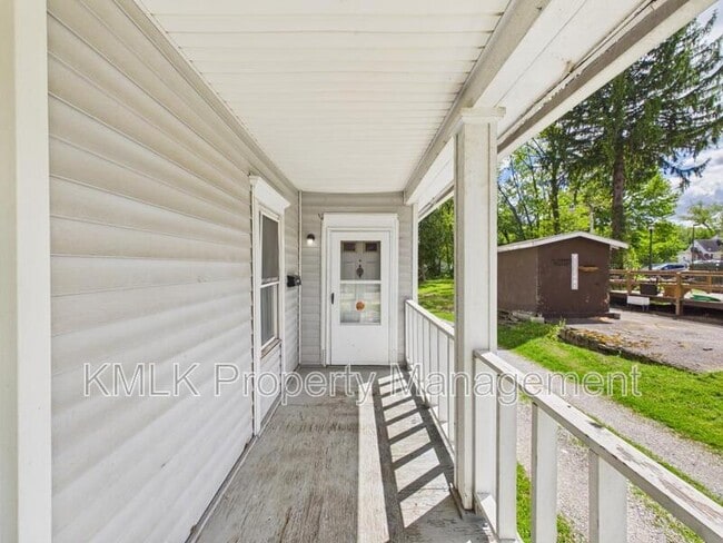 Photo - 484 Crouse St