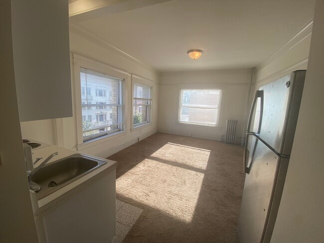 Photo - Raymond Apartments