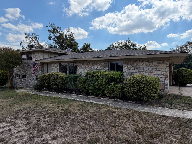 Photo - 1236 E Live Oak Rd