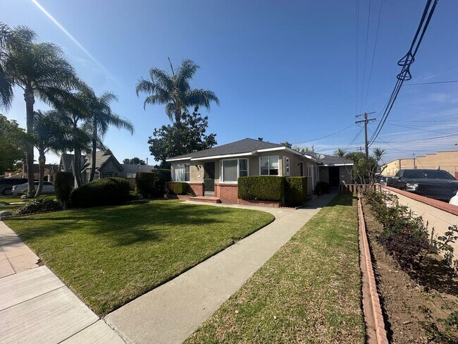 Photo - $500 OFF 1ST MONTHS RENT! Bright 2 Bedroom... Unit 113