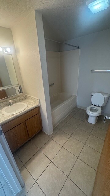 225 E High St Unit 203